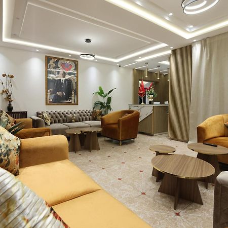 Hotel Des Lilas Уджда Экстерьер фото
