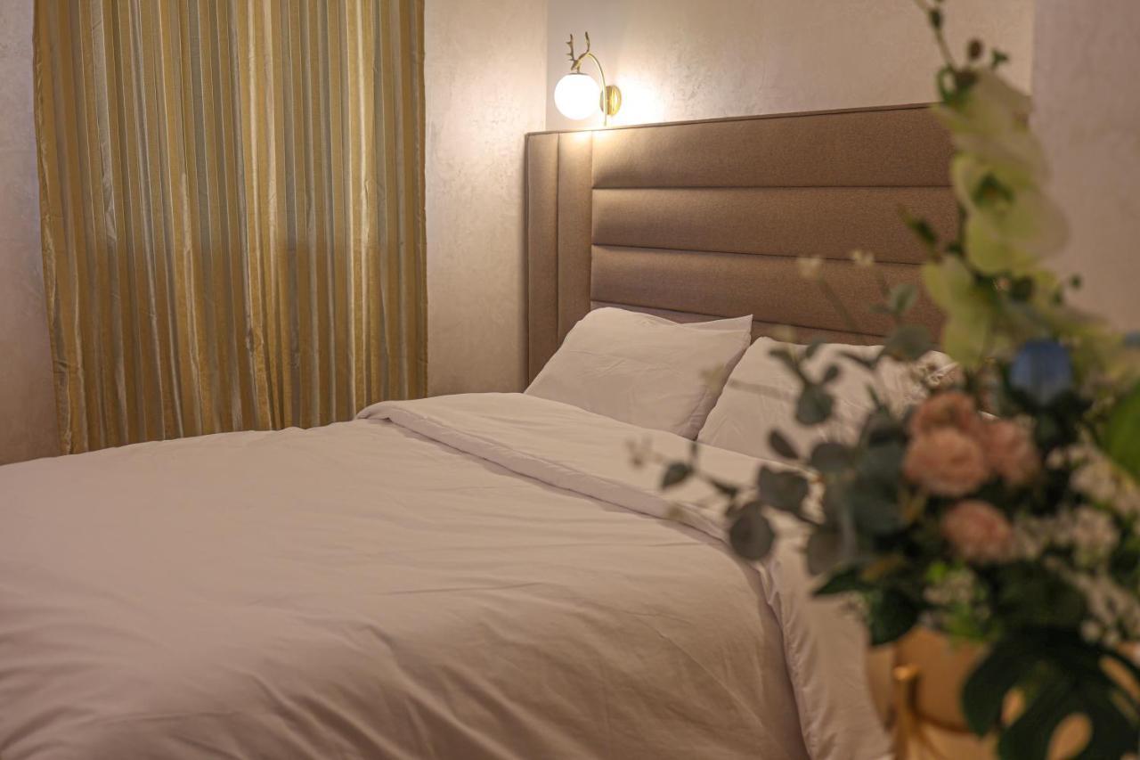 Hotel Des Lilas Уджда Экстерьер фото